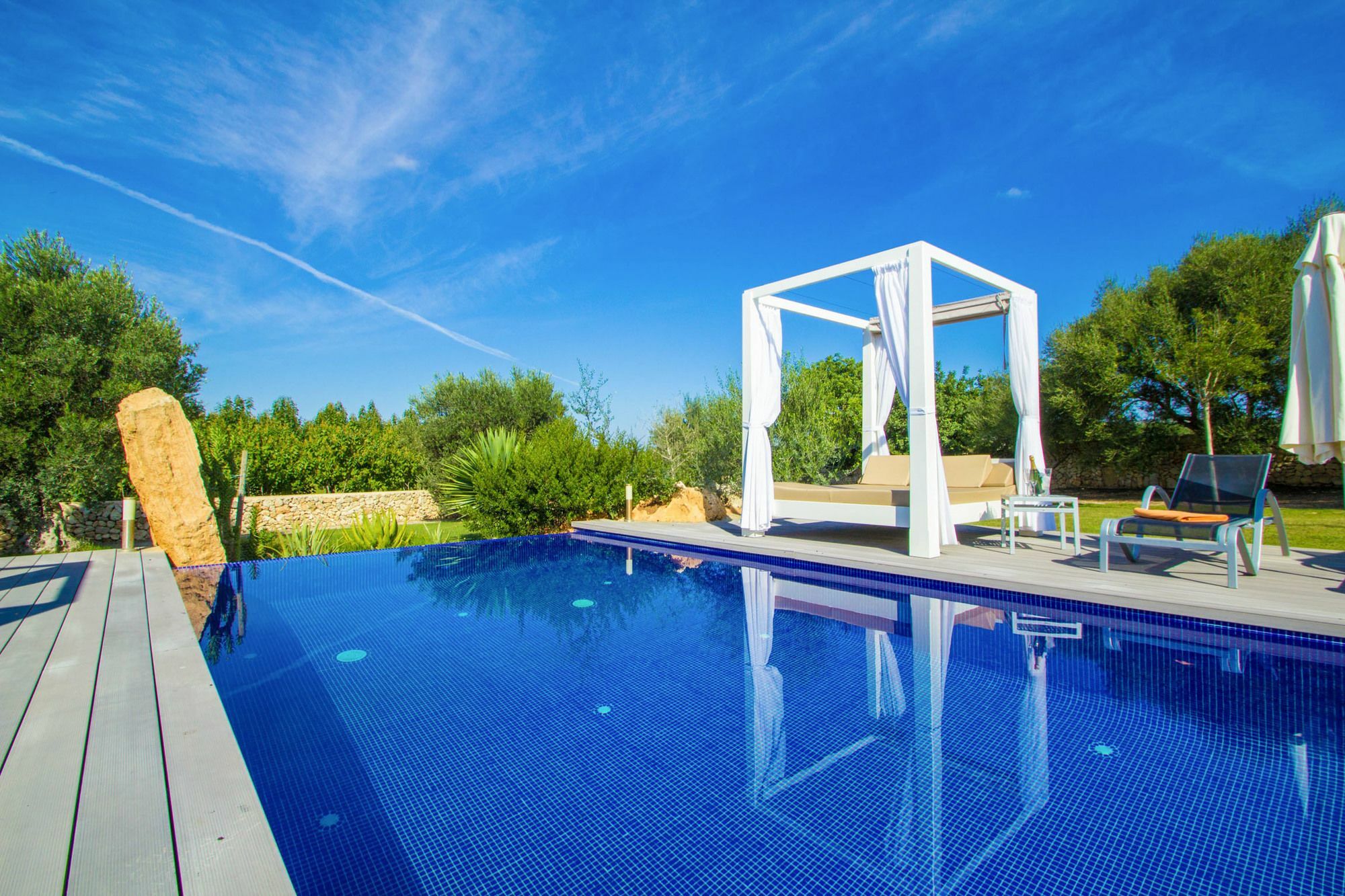 Baix-paulonia Hotel
